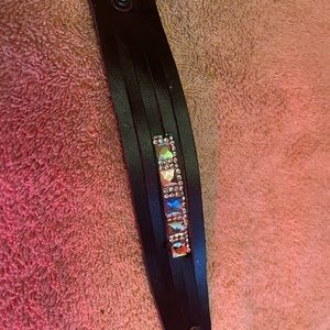 Leather bracelet with large brilliant